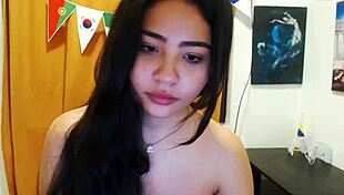 Hot teen reaches orgasm on webcam