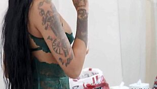 Siyah trans kız Erika, King Konda'ya cesur maçta meydan okuyor