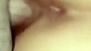 Amateur Video: Indian Wife Cheats with Office Friend in Hotel