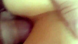 أنيك فيكتوريا ديفل في مؤخرة قاسي مع قذف