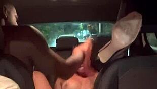 patrão ofereceu a esposa asiática gostosa dele pro negro dotado gozou na bucetinha parte 2