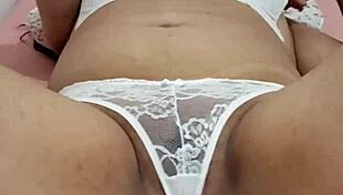 i sensualize in lingerie showing my beautiful tits and hairy pussy