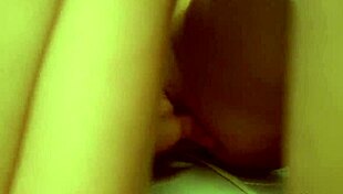 Experiencing deep licking with mature milfs in a session 😏