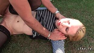 Cindy’s hardcore anal scene in the garden