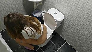 Spying On Stepsister's Big Ass In Bathroom Golden Shower