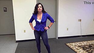 The real estate agent closes the deal with intense fucking