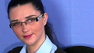 kinky honey sucks jizz on her face