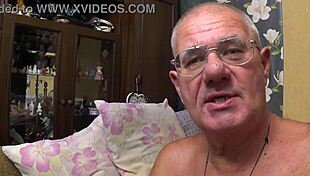 Мъжът ми обича да смуче, кани всички гей и би момчета.