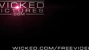 Ottaa nuori 18+ vaalea Anna Lee anaalia?