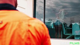 Huge Tits Muscle Barbie Performs Intense Anal Assfucking