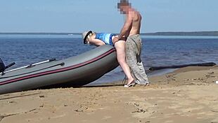 Can you believe this lady tourist bangs a boatman in public?