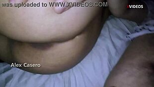 se mete a mi cama para entregar el ano y follarla con amor en su primera vez