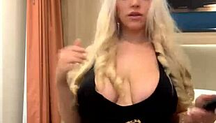 live streaming striptease with dirty talk by blondie fesser