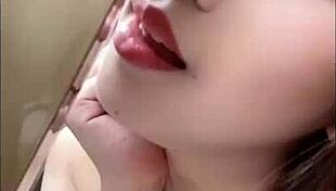 Xi yue performs daily masturbation as a gay model