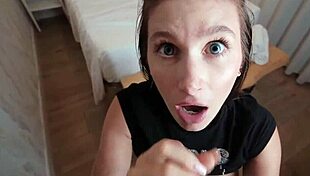 i asked her to clean the apartment and fucked her on the beach