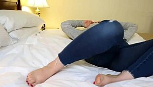 Yanks Kimberlee fiercely fucks a toy.