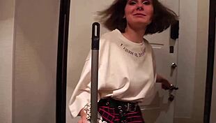 i'm cleanin for money and gettin gay sex 😅