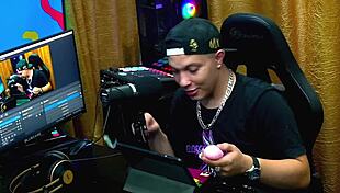 I pulled his dick out on podcast and jerked it with toy - havena cep