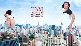 I saw a giant lady walking naked in the city