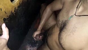 orgia no glory hole cum gay sem capa