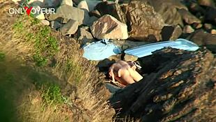 beach voyeurs catch quick fuck thinking secluded 😏