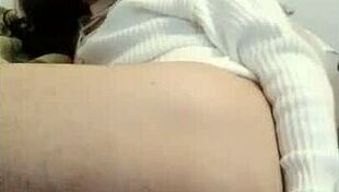 yo con hambre y tu con sueño, playing with toys