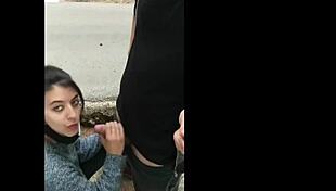 Latină oferă suge pule uriașe și deepthroat în compilație POV 😍