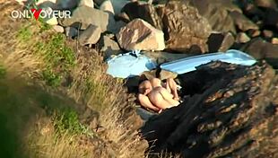 beach voyeurs catch quick fuck thinking secluded 😏