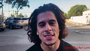 拉丁18+辣妹户外骑老男人换现金