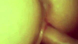 Primer plano de mi novia follando despues de tener una discuci�n