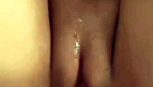 Primer plano de mi novia follando despues de tener una discuci�n