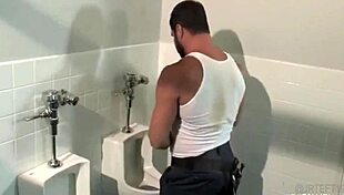 Bombeiro Hidraulico Fudendo No Banheiro Do Bar