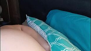 Hot milf masturbating to orgasm on live webcam 😍