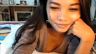 Asian beauty spied through lens at livefilipinacams com
