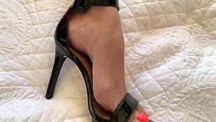 Anissa Kate enjoys winter holidays with curvy lingerie in snowy setting