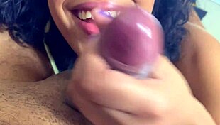 Boquete punheta turns into a casual blowjob session.