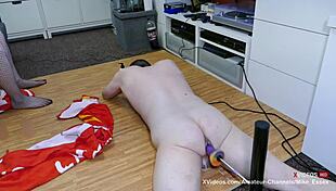 Zralá evropská žena používá anál mimozemský dildo na šukacím stroji pro intenzivní masturbaci