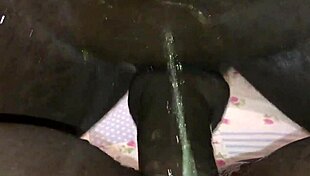 Creampie fills step sister's squirting pussy