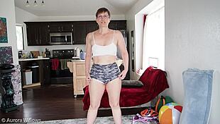 Lesson 312: European Milf Lesson