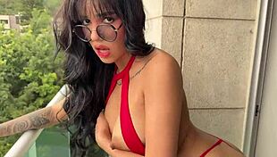 야, 발코니에서 빨아주더니 세게 박아서 페이셜!