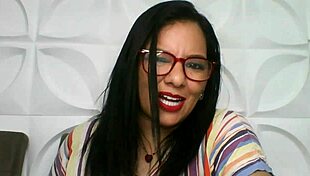 Namorada De Chico E Mamae Boazinha Shares Erotic Gay Moments