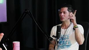 Brazilian Teen in Elevator Gang Bang with Gays, Marked by Fetish and Anxious Proposals