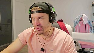 Lesbian Ride Uncensored In Prison Game