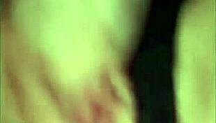 Lucky guy chats horny model Joyliii for shaved nudes