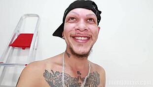 Os caras da rua seis vão transar com paus enormes no galpão