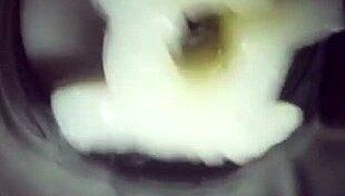 Tô Usando Minha Fleshlight e Recebendo um Creampie Dentro Dela, É Tão Quente