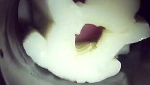 i'm usin' my fleshlight and gettin' a creampie insid it, it's so hot