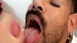 Boquetão Guloso No Meu Chefe Tomei Vitamina Direto Da Fonte Pra Garantir Meu Emprego