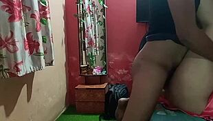 Watch desi bhabhi's pussy get fucked hard!