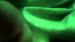 novinho gay masturbates alone